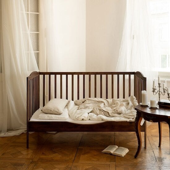 World of one Lit bébé en noyer - 2
